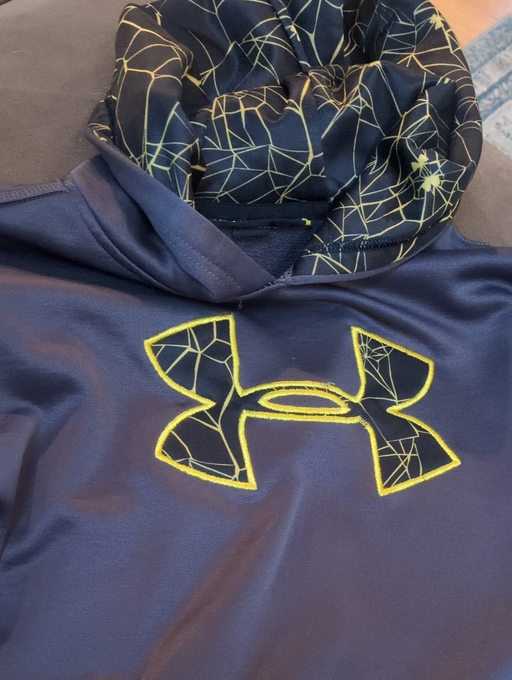 Under Armour Gray Pullover Hoodie with Yellow Logo and Patterned Hood Lining